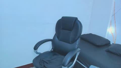 karla_hilton1 online show from 11-20-25, 11:32