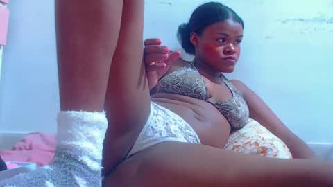 karla latina 28 online show from 09-17-25, 09:00