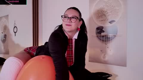 karla online show from 10-18-25, 11:55