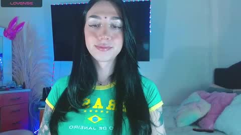 Snapshot of karla_zambrano chatting on 02-17-25, 07:04 karla online show from 02-17-25, 07:04