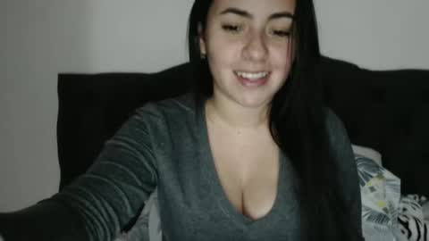 Snapshot of karlagiraldo140 chatting on 03-06-25, 08:59 Karla Giraldo online show from 03-06-25, 08:59