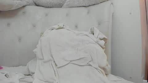 Snapshot of karlagirlfox chatting on 06-07-26, 01:32 KARLA A online show from 06-07-26, 01:32