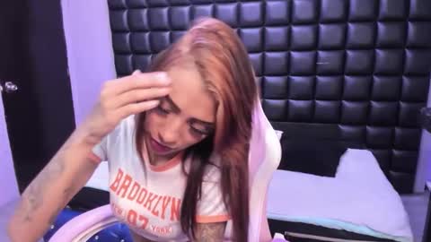 karlaslutskinny__ online show from 11-21-25, 04:05