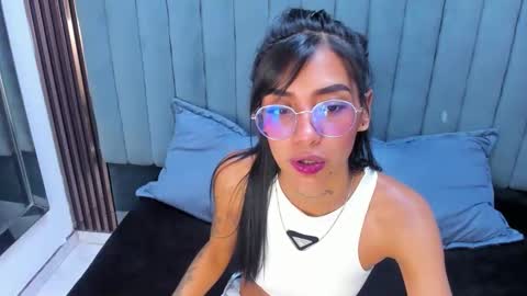karlaslutskinny__ online show from 04-08-26, 08:31