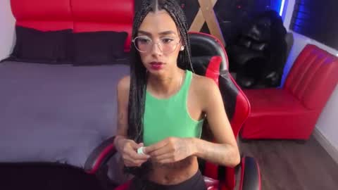 karlaslutskinny__ online show from 05-03-26, 03:23