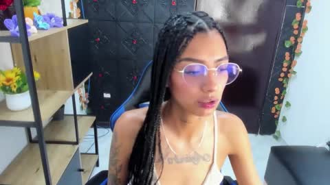 karlaslutskinny__ online show from 05-06-26, 02:51