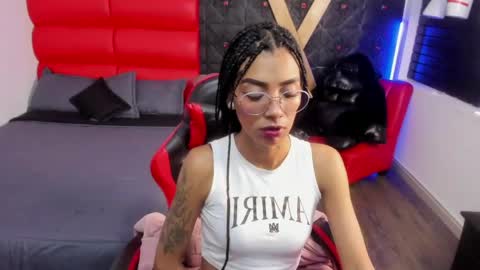 karlaslutskinny__ online show from 05-12-26, 02:19