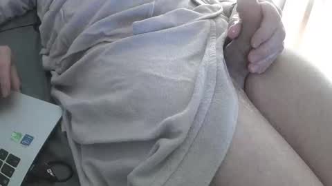 Snapshot of karledgar33 chatting on 03-09-25, 06:54 Karl online show from 03-09-25, 06:54