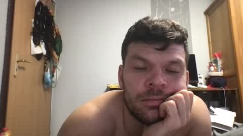 Snapshot of karlflum88 chatting on 12-29-24, 02:42 Loverboy95 online show from 12-29-24, 02:42