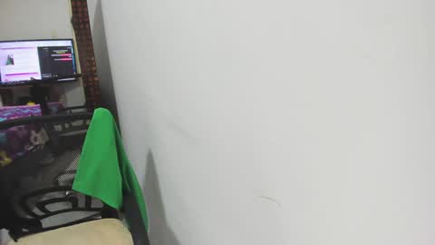 Snapshot of karljensen33 chatting on 01-14-25, 06:07 karlgenjen online show from 01-14-25, 06:07