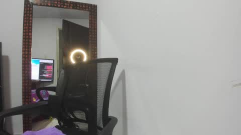 Snapshot of karljensen33 chatting on 01-19-25, 02:15 karlgenjen online show from 01-19-25, 02:15