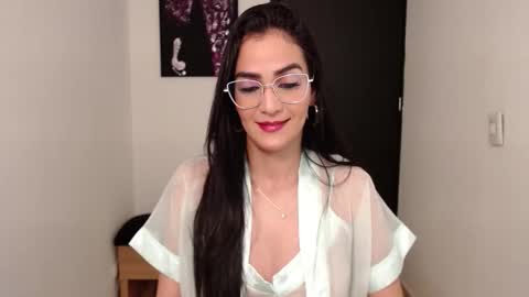 Snapshot of karlota_hank chatting on 10-27-25, 12:47 Karlis online show from 10-27-25, 12:47
