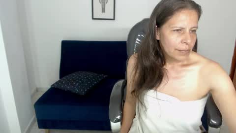 Snapshot of karlye_hot chatting on 12-03-24, 07:43 KARLYE online show from 12-03-24, 07:43