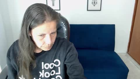 Snapshot of karlye_hot chatting on 12-10-24, 10:06 KARLYE online show from 12-10-24, 10:06