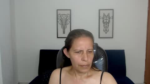 Snapshot of karlye_hot chatting on 12-15-24, 02:52 KARLYE online show from 12-15-24, 02:52
