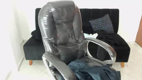 Snapshot of karlye_hot chatting on 12-22-24, 07:44 KARLYE online show from 12-22-24, 07:44