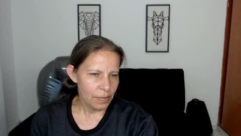 Snapshot of karlye_hot chatting on 12-24-24, 02:21 KARLYE online show from 12-24-24, 02:21