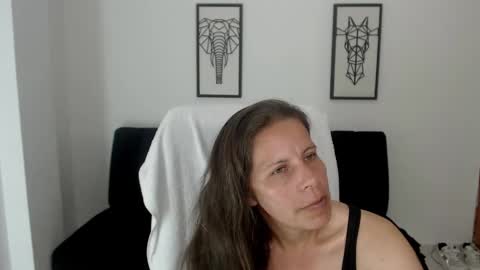 Snapshot of karlye_hot chatting on 01-31-25, 06:57 KARLYE online show from 01-31-25, 06:57