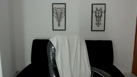 Snapshot of karlye_hot chatting on 02-21-25, 11:01 KARLYE online show from 02-21-25, 11:01
