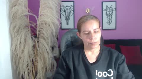 Snapshot of karlye_hot chatting on 09-10-25, 02:11 KARLYE online show from 09-10-25, 02:11