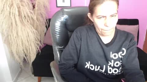 Snapshot of karlye_hot chatting on 09-21-25, 02:13 KARLYE online show from 09-21-25, 02:13