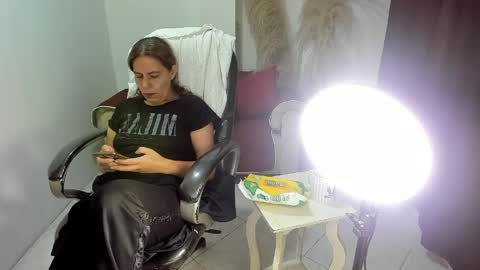 KARLYE online show from 05-12-26, 03:58