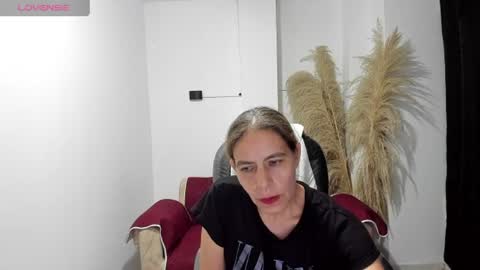 KARLYE online show from 06-17-26, 02:58