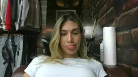 karol28g online show from 02-11-26, 12:04