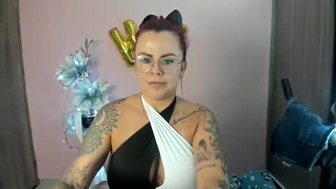 kAROL MILF   online show from 01-11-25, 12:44