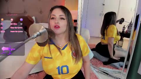 KAROL  online show from 06-18-26, 03:29