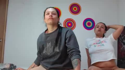 hot girls online show from 12-16-24, 03:40