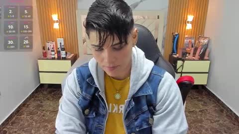 Karol and Luna online show from 09-30-25, 02:38