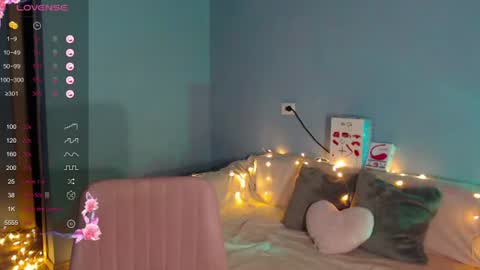 Snapshot of karolina_hottie_ chatting on 07-10-26, 02:16 Kira online show from 07-10-26, 02:16