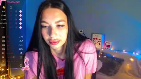 Snapshot of karolina_hottie_ chatting on 07-14-26, 02:05 Kira online show from 07-14-26, 02:05