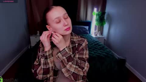 Karolina online show from 04-13-26, 01:33