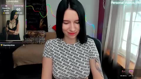 Snapshot of karolinablack chatting on 03-29-26, 05:40 Karolina online show from 03-29-26, 05:40