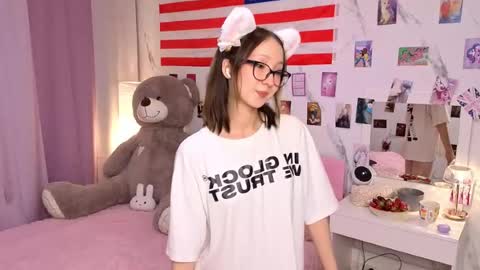Snapshot of karolinacream chatting on 06-04-26, 10:05 Caroline online show from 06-04-26, 10:05