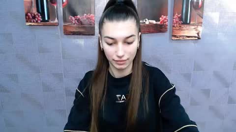 Karolina online show from 01-24-25, 07:19