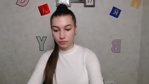 Karolina online show from 03-11-25, 07:04