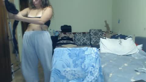 Snapshot of karolinasweet chatting on 12-05-24, 10:01 Mila online show from 12-05-24, 10:01