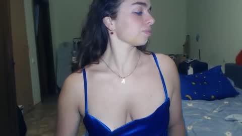 Snapshot of karolinasweet chatting on 12-17-24, 07:26 Mila online show from 12-17-24, 07:26