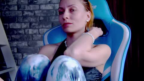 karoline121 online show from 02-26-25, 02:25