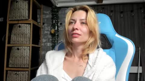 karoline121 online show from 09-27-25, 03:11