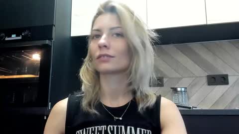 karoline121 online show from 10-07-25, 09:28