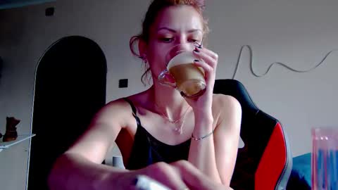 karoline121 online show from 11-18-25, 08:41