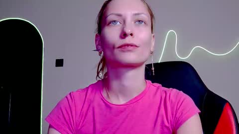 karoline121 online show from 11-21-25, 09:35