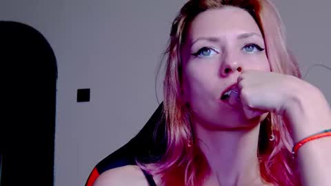 karoline121 online show from 11-23-25, 09:58