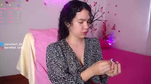 Snapshot of karolkat_1 chatting on 09-28-25, 01:38 Karolina 3 online show from 09-28-25, 01:38
