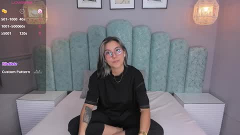 Karol Santos online show from 12-20-24, 03:58