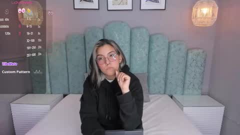 Karol Santos online show from 12-22-24, 08:05